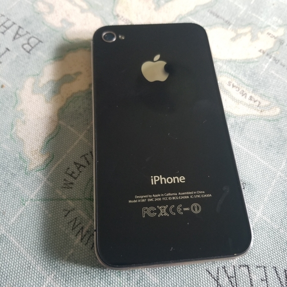 4S iPhone - Picture 2 of 2